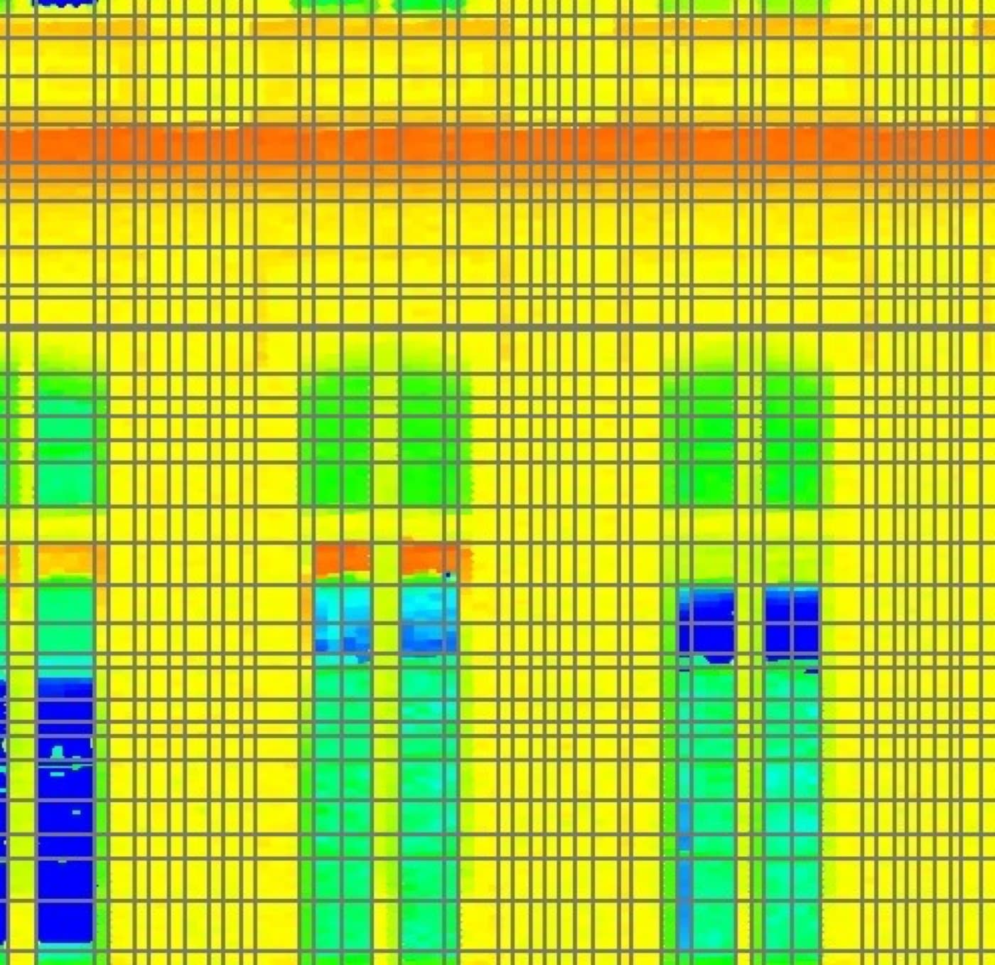 Ausschnitt einer Gebäude-Thermografie in Falschfarben: Wärmeverluste an Fenstern und Bauteilanschlüssen